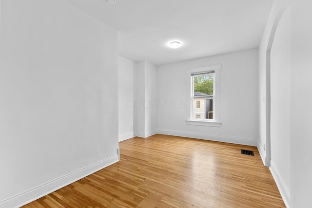 429 S Champion Ave, Columbus, OH 43205 - spare room with light wood finished floors and baseboards
