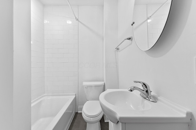 429 S Champion Ave, Columbus, OH 43205 - bathroom with toilet, shower / tub combination, and vanity