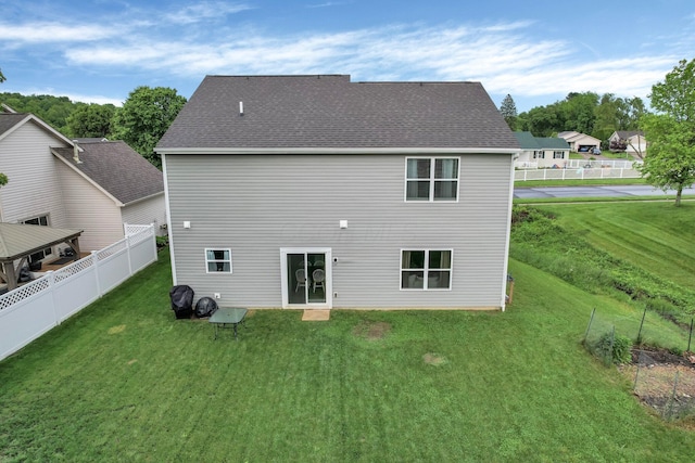 417 Bren Dr, Lancaster, OH 43130 - rear view of house featuring a shingled roof