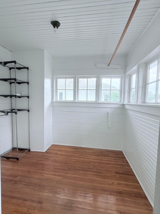 84 E 5th St, London, OH 43140 - unfurnished sunroom featuring healthy amount of natural light