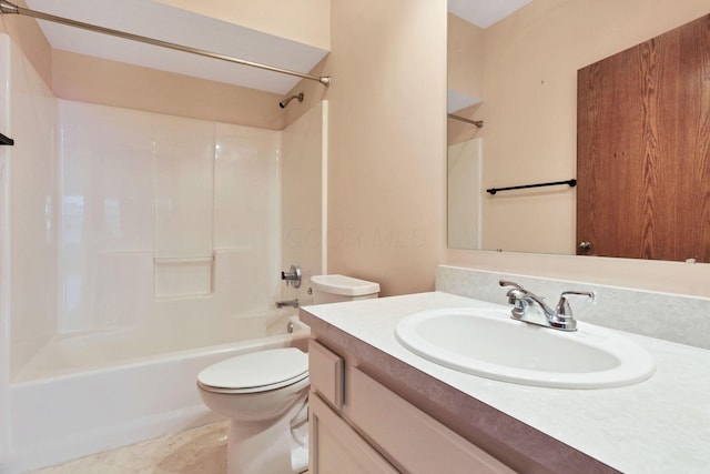 7706 Redman Ln, Reynoldsburg, OH 43068 - bathroom with toilet, vanity, and shower / tub combination