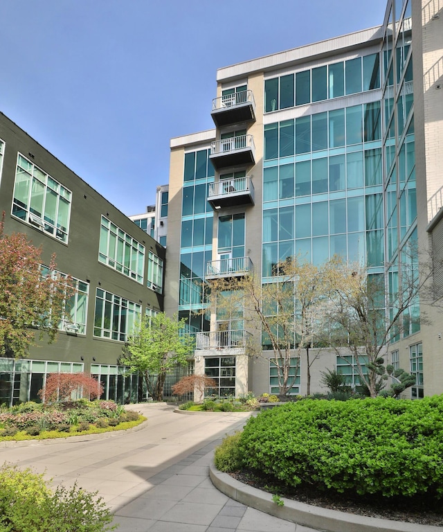 60 E Spring St Unit 327, Columbus, OH 43215 - view of apartment building / complex