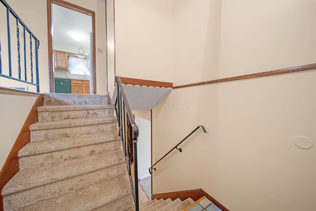 299 Sherwood Downs S, Newark, OH 43055 - stairway with baseboards