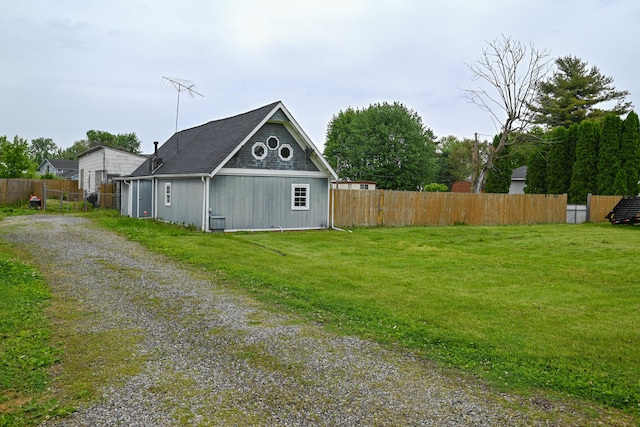 6566 S St, Marion, OH 43302 - view of barn with driveway