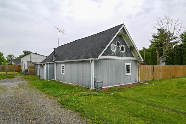 6566 S St, Marion, OH 43302 - view of home's exterior with roof with shingles