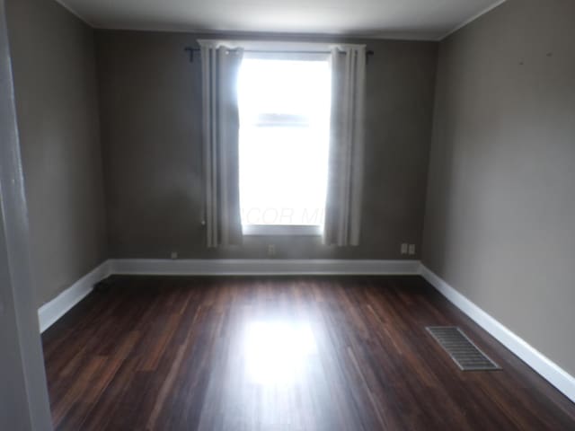 905-907 Beech St, Columbus, OH 43206 - spare room featuring wood finished floors and baseboards