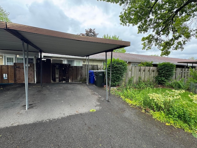 2348 Woodbrook Cir N Unit 86, Columbus, OH 43223 - view of parking / parking lot
