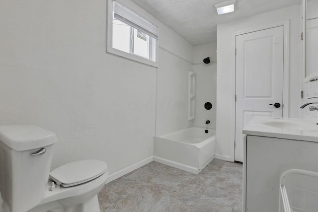 663 E Mound St, Circleville, OH 43113 - bathroom with toilet, shower / tub combination, vanity, and baseboards