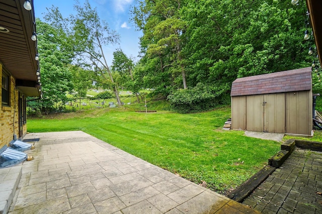 1244 N Broad St, Lancaster, OH 43130 - view of green lawn with a patio