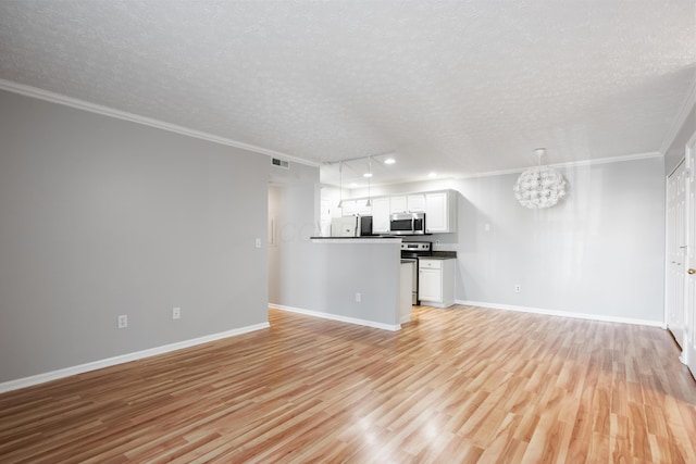5373 Cypress Chase, Columbus, OH 43228 - unfurnished living room with a textured ceiling, a chandelier, light wood-style flooring, crown molding, and baseboards