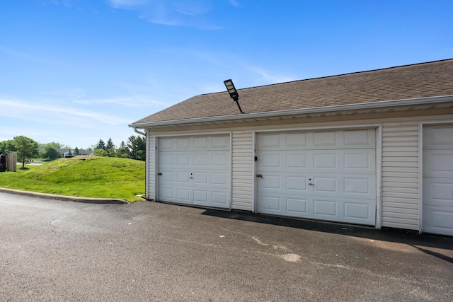 5373 Cypress Chase, Columbus, OH 43228 - view of garage