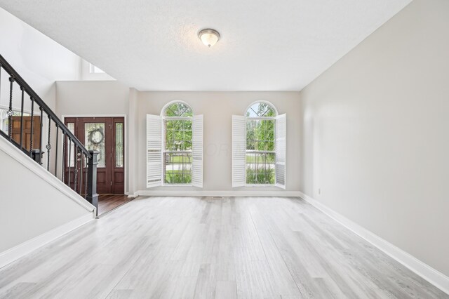 5650 Meadow Grove Dr, Grove City, OH 43123 - photo 8