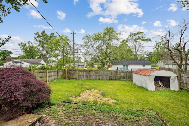 3783 Laguna Dr, Columbus, OH 43232 - view of yard