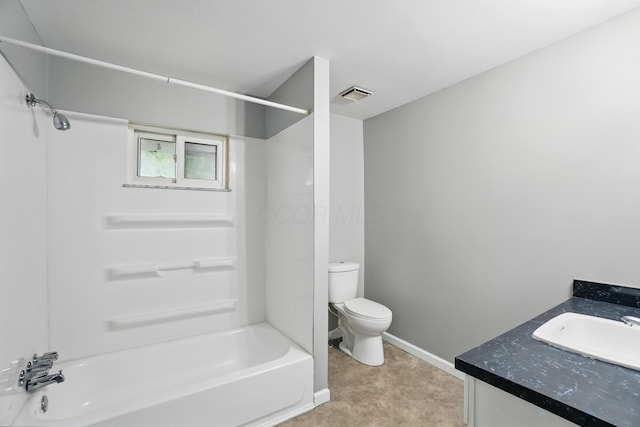 760-762 Kelton Ave, Columbus, OH 43205 - full bathroom with toilet, vanity, shower / bath combination, and baseboards