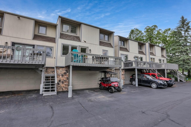 4945 Walnut Rd Unit 6, Buckeye Lake, OH 43008 - view of building exterior with stairway