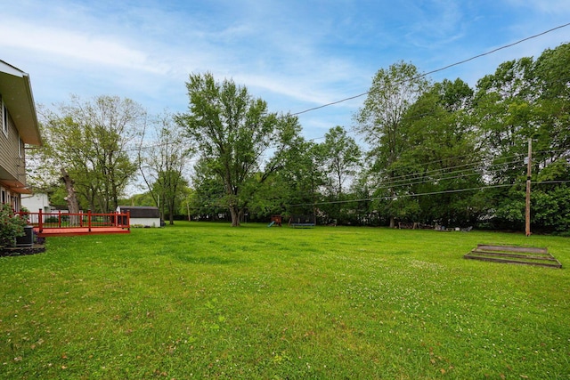 13789 Cobblestone Ln, Pickerington, OH 43147 - view of grassy yard featuring a deck