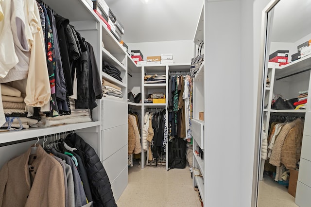 3318 S County Line Rd, Johnstown, OH 43031 - walk in closet featuring light floors