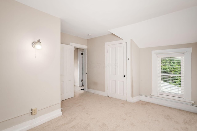 815 Hamlet St, Columbus, OH 43215 - unfurnished bedroom featuring carpet floors and a closet