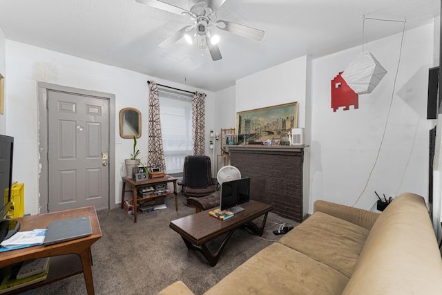 1808 S 6th St, Columbus, OH 43207 - carpeted living area featuring ceiling fan