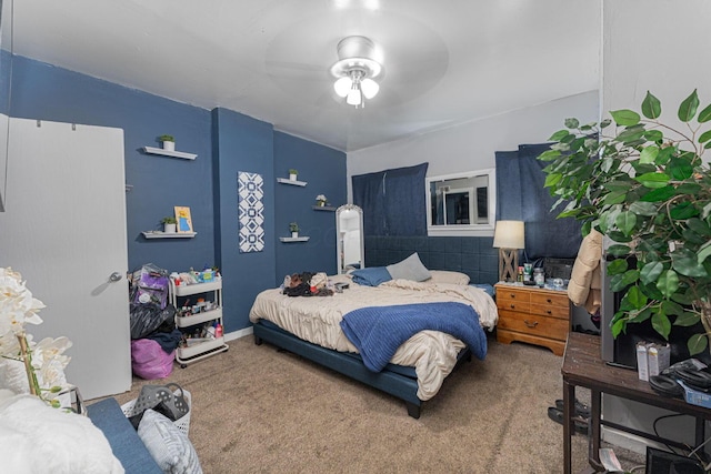 1808 S 6th St, Columbus, OH 43207 - carpeted bedroom featuring a ceiling fan