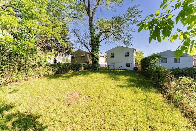 1747 E 25th Ave, Columbus, OH 43219 - view of yard with central AC unit