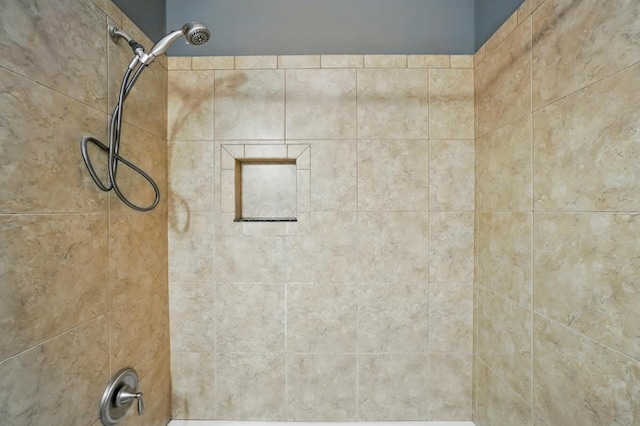 4993 Denbigh Ct, Columbus, OH 43220 - bathroom featuring a tile shower