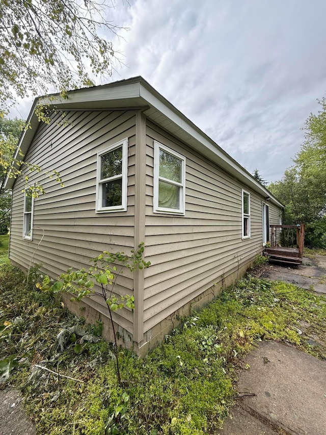 3436 London Lancaster Rd, Groveport, OH 43125 - view of side of property with a deck