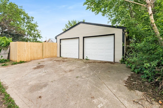 800 Campbell Ave, Columbus, OH 43222 - view of detached garage