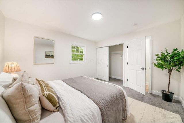 3232 Williams Rd, Columbus, OH 43207 - carpeted bedroom featuring baseboards and a closet