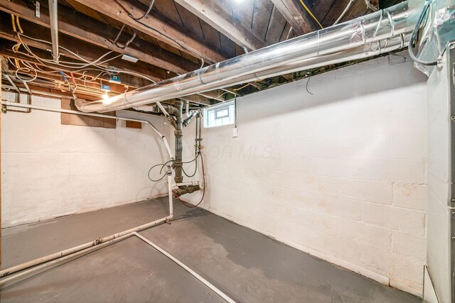 3232 Williams Rd, Columbus, OH 43207 - view of basement