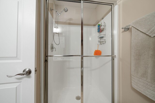 7607 Stone Ridge Dr, Springboro, OH 45066 - full bath with a stall shower