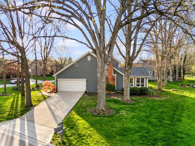 9440 Culross Ct, Dublin, OH 43017 - traditional-style home featuring a front yard, driveway, and an attached garage