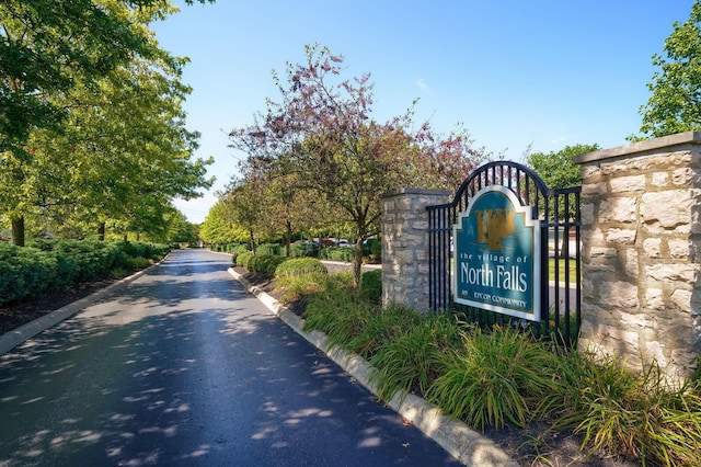 6973 Falls View Cir, Delaware, OH 43015 - view of community sign