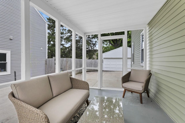 2615 NW Blvd, Upper Arlington, OH 43221 - sunroom / solarium featuring an outdoor hangout area