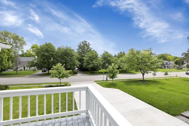 2615 NW Blvd, Upper Arlington, OH 43221 - deck featuring a lawn