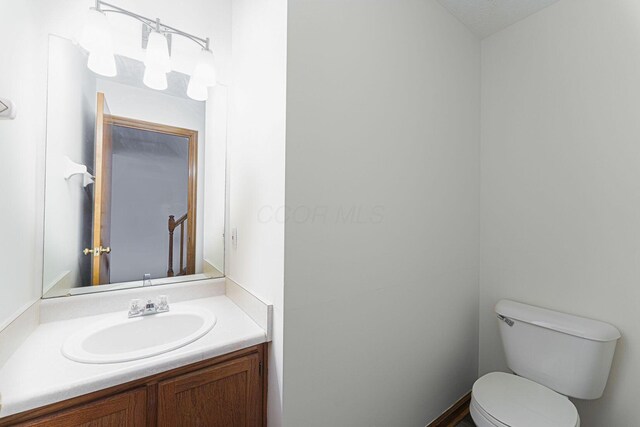 406 Olentangy Forest Dr Unit 9B, Columbus, OH 43214 - half bathroom with toilet and vanity