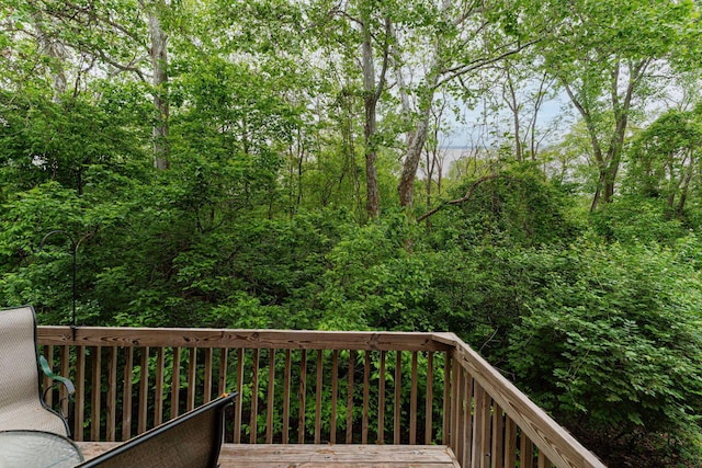 406 Olentangy Forest Dr Unit 9B, Columbus, OH 43214 - deck featuring a forest view