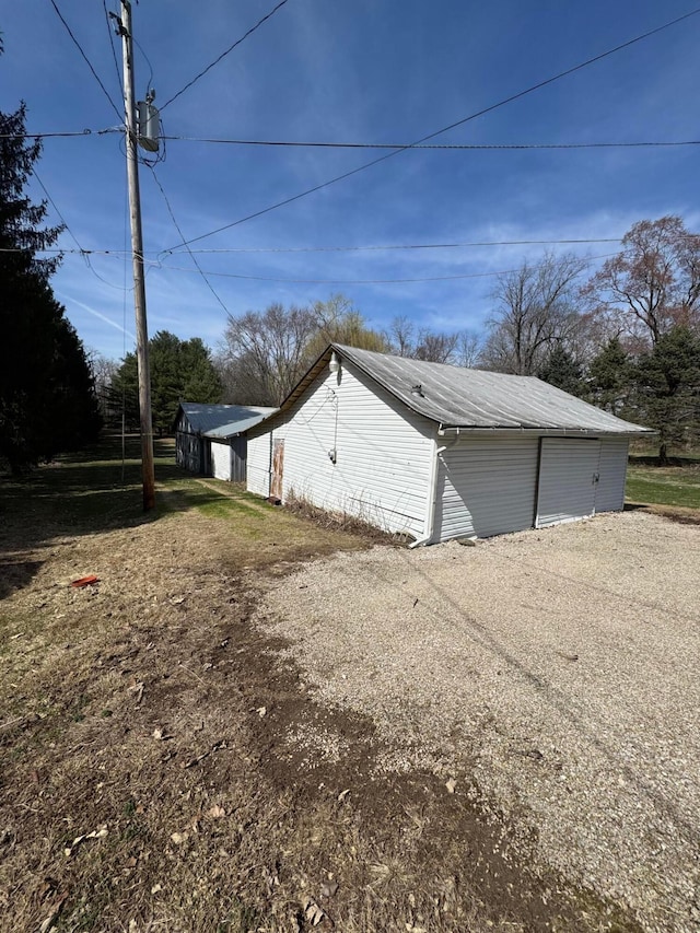 627 N Main St, Utica, OH 43080 - view of garage
