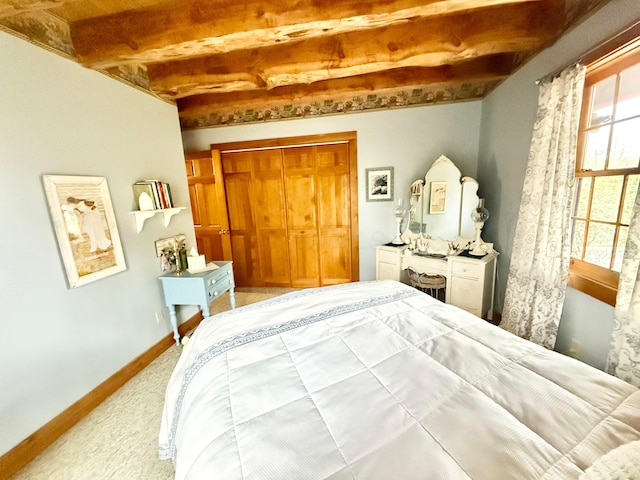 15626 Pleasant View Dr, Mount Vernon, OH 43050 - carpeted bedroom with beamed ceiling and baseboards
