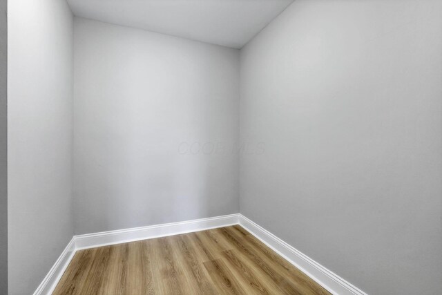 4230 Reed Rd, Columbus, OH 43220 - empty room featuring light wood-style flooring and baseboards
