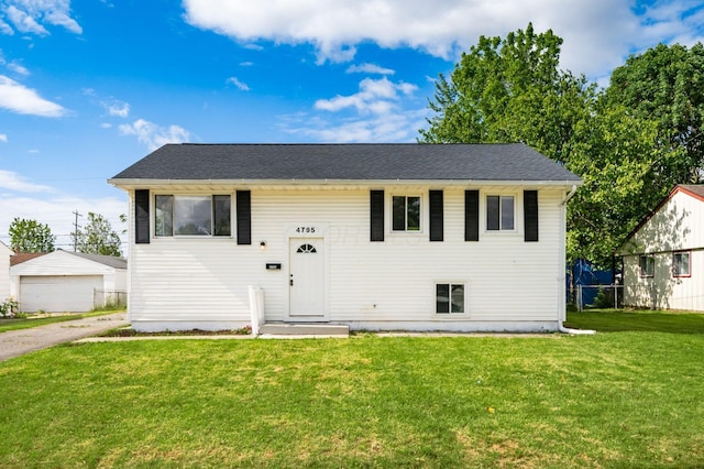 4795 Hafey Ave, Columbus, OH 43228 - split foyer home with a front yard and an outdoor structure