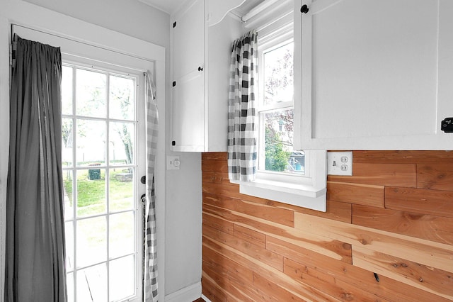 113 E Channel St, Newark, OH 43055 - view of doorway to outside