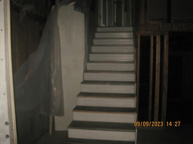 781 Xenia Ave, Xenia, OH 45385 - view of staircase