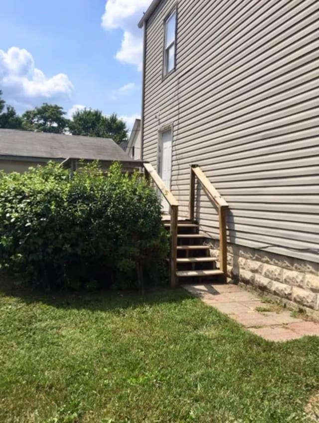 661 E 11th Ave, Columbus, OH 43211 - view of grassy yard
