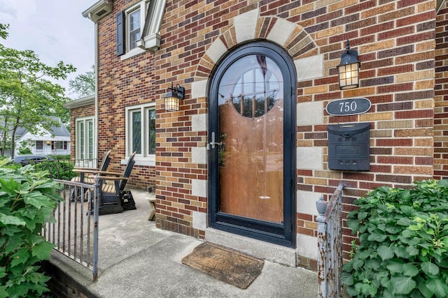 750 E Allen St, Lancaster, OH 43130 - view of exterior entry with brick siding