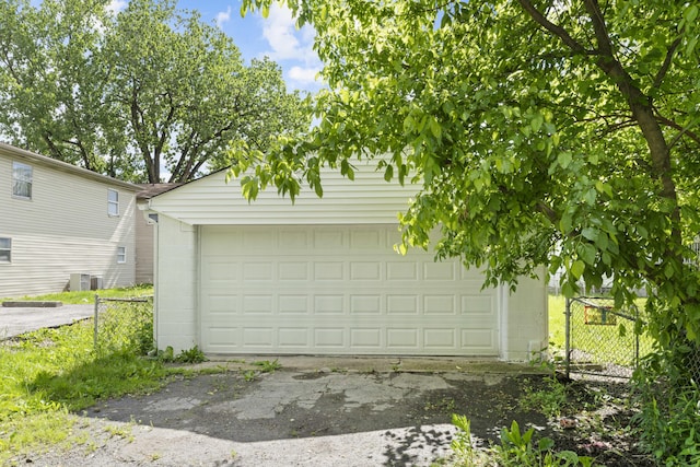 3129 Mcguffey Rd, Columbus, OH 43224 - view of garage