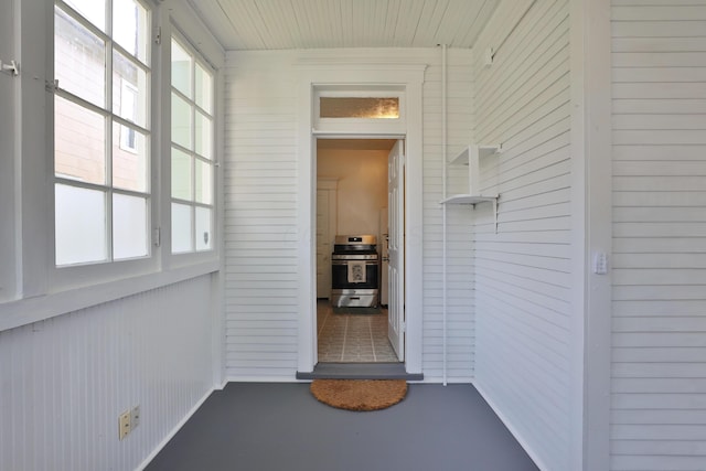 2045 N 4th St, Columbus, OH 43201 - view of doorway to property