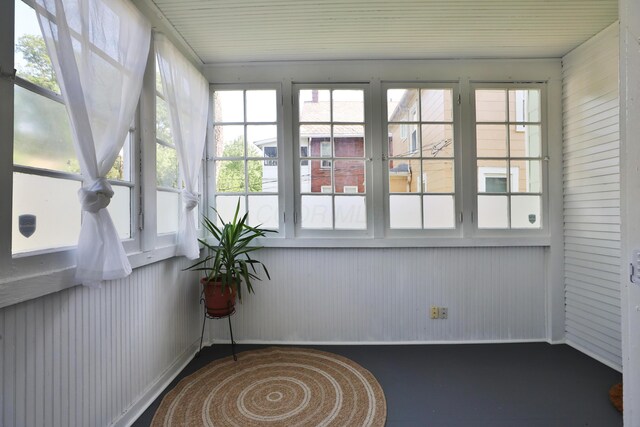 2045 N 4th St, Columbus, OH 43201 - view of sunroom / solarium