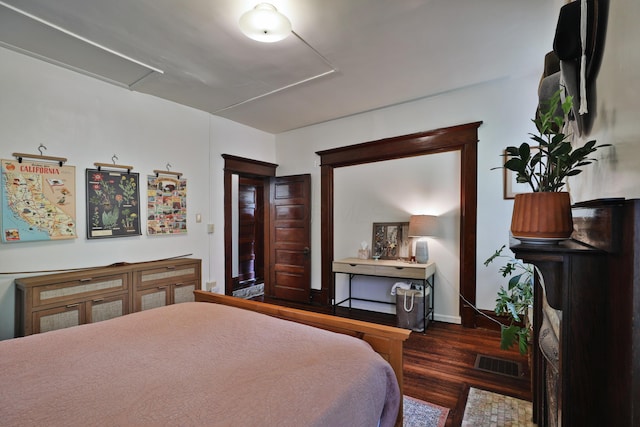 2045 N 4th St, Columbus, OH 43201 - bedroom featuring wood finished floors and baseboards