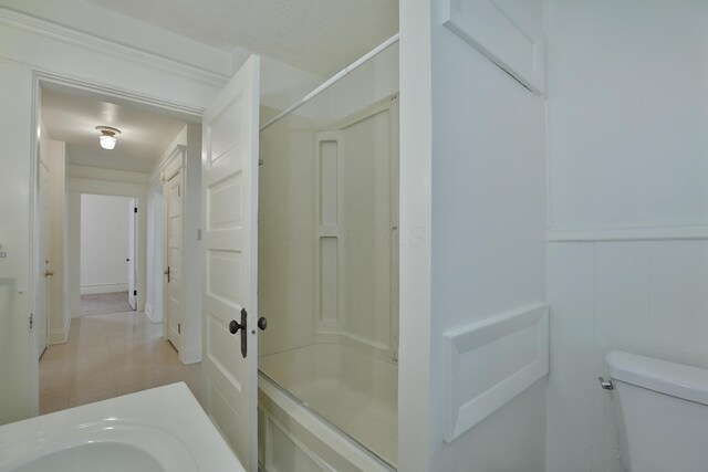 2045 N 4th St, Columbus, OH 43201 - full bathroom with a shower, toilet, and a sink